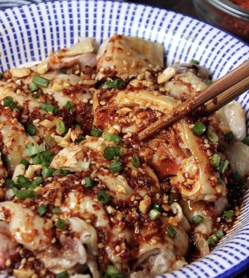  大厨|好吃到流口水的口水鸡，料汁是关键，掌握这步你也是大厨