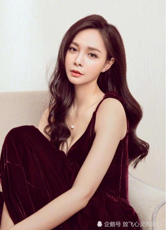  不顾|吴昕得知沈梦辰要被淘汰，不顾形象冲出门，一个动作暴露出两人关系