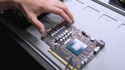 海外博主改造 RTX 3060 显卡：8GB 128bit 显存升至 12GB 192bit