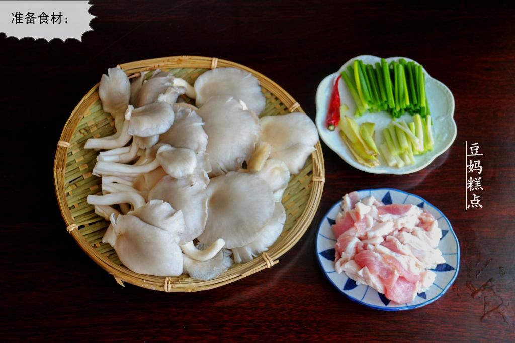  下饭|入秋后，这种菇才越多，简单3分钟爆炒，下饭一流