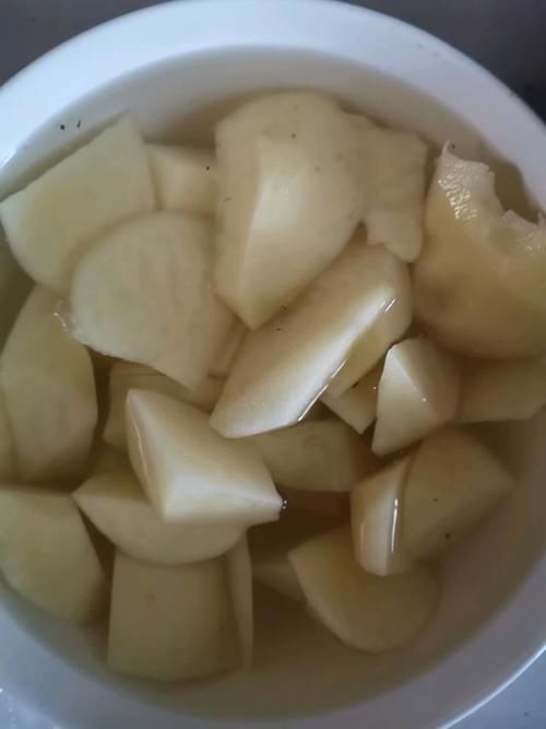 土豆|炖鸡块你做对了吗?焯水再炖?加水直接炖?教你正确的步骤