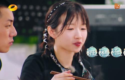  几位数|《中餐厅》赵丽颖第一天当店长，营业额就创新高，看清几位数懵了