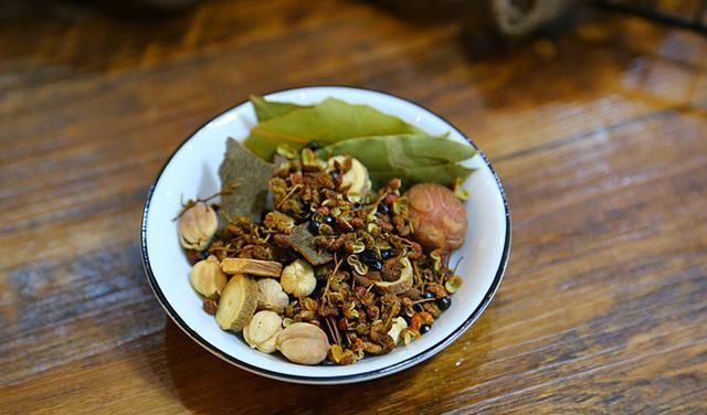  秋季|这道菜含钙量比牛奶还高，秋季最下饭毛豆做法，吃多滋补不长肉