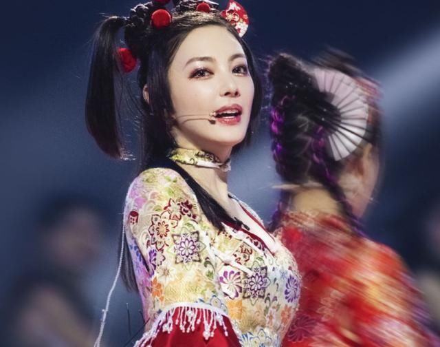  意外|张雨绮的“多肉腰”太优越，明明一点都不骨感，却意外的美艳