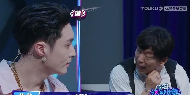  张艺兴|王一博请教张艺兴：有基础套路吗？教我