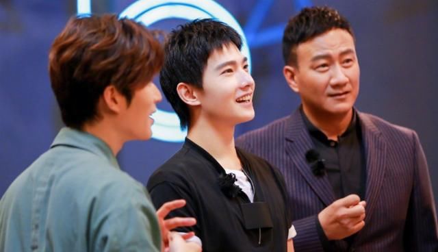  姐姐|被问《乘风破浪姐姐》pick谁，杨洋毫不犹豫说了三个人，太真实了