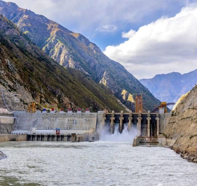  藏中电|最近，西藏有件大事