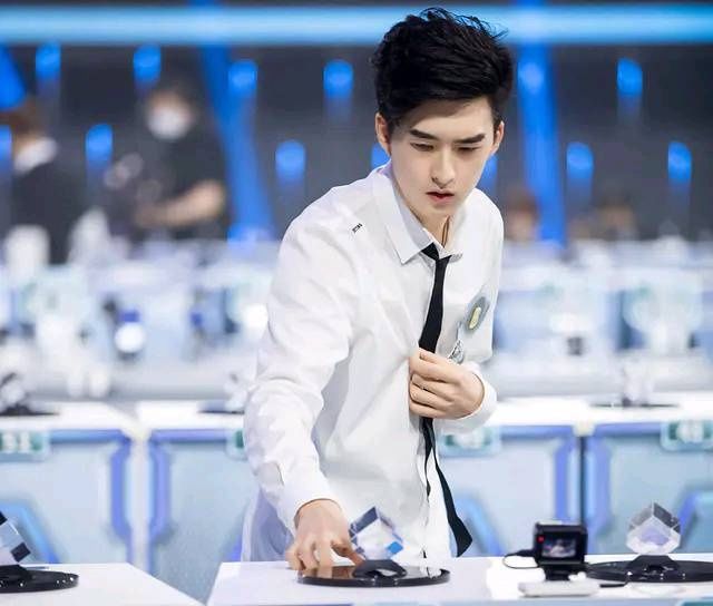  居然|《最强大脑》赛制引争议，网友质疑：居然连公平也不顾及了吗