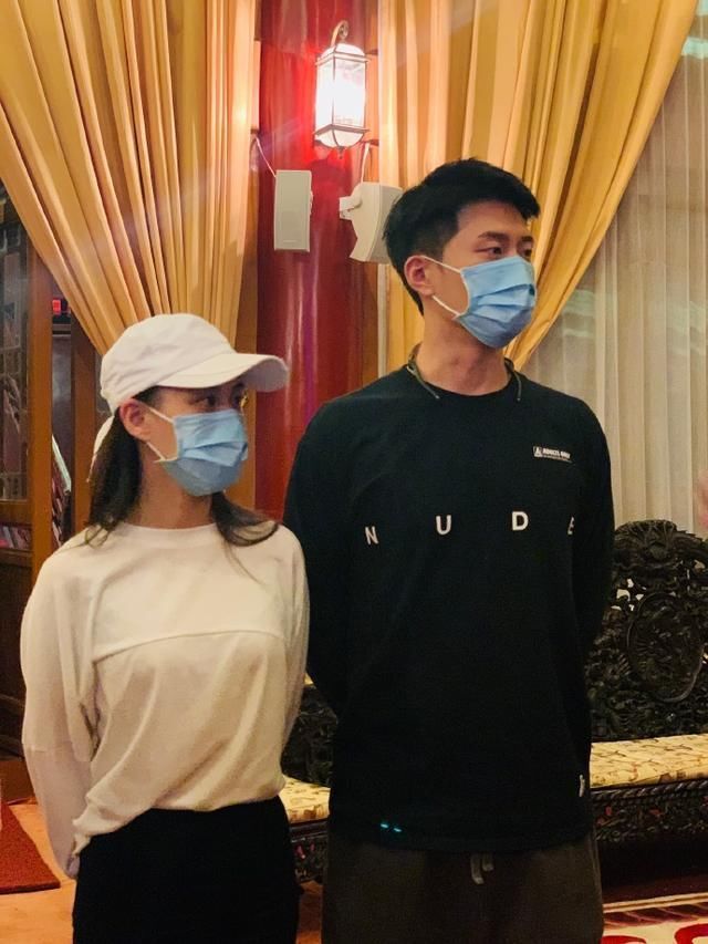 何超莲|窦骁带何超莲回西安老家,网友:不结婚很难收场