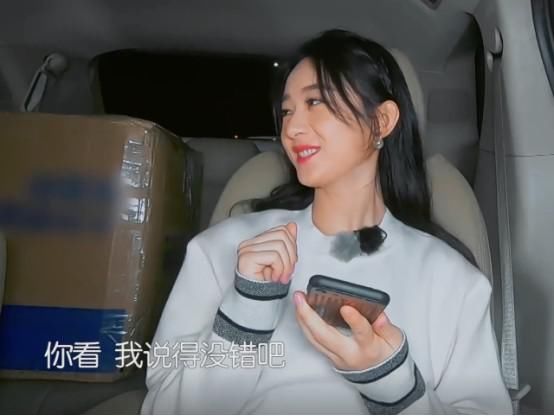  拉近|《中餐厅》首期成《变形计》，镜头拉近看到黄晓明的下巴：太可怕