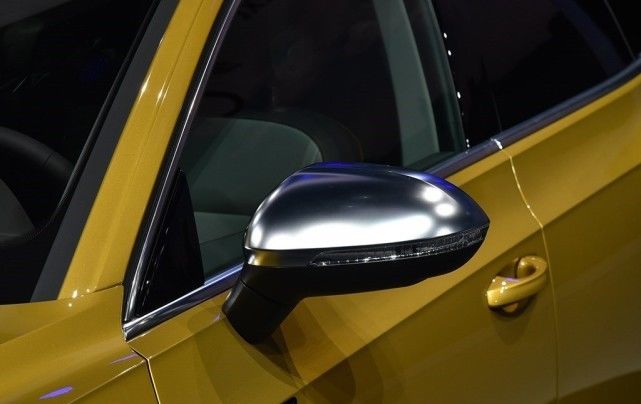  车门|一口气直降5.1万，2.0T+7DCT，无框车门，买它比雅阁划算