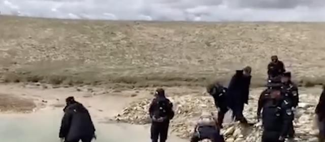  独自|她去可可西里就是为了死？女孩是飞行员专业，曾独自去非洲