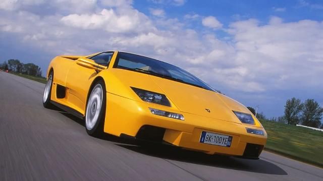  高贵|超跑身份高贵，身上的零件则未必