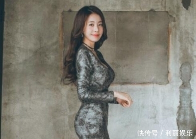 美女|街拍:时尚的紧身牛仔裤美女,彰显成熟魅力!