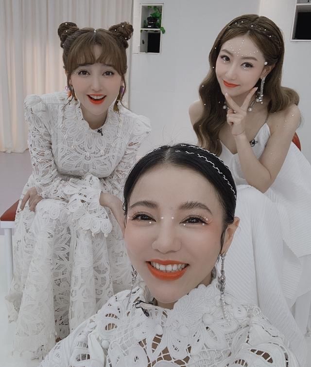  姐姐|姐姐淘汰有规律，除了人气差，还有年龄大，看伊能静还能撑到几时