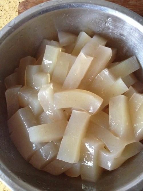  魔芋豆腐炒韭菜|这才是“刮油高手”，和韭菜一起炒，清香可口，补钙质，小肚子不鼓了
