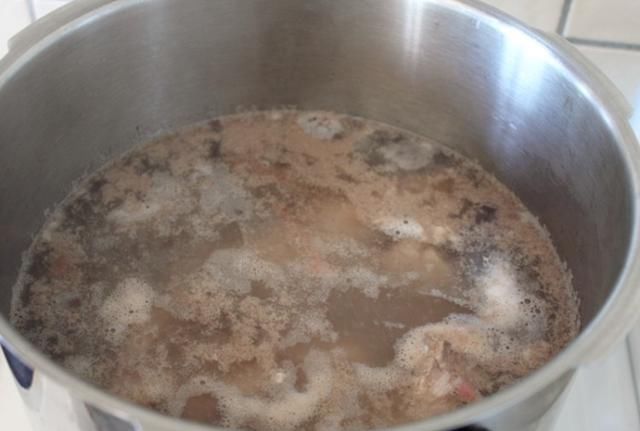  排骨汤|排骨汤怎么做才好喝？学会以下3点，轻松熬出神仙汤