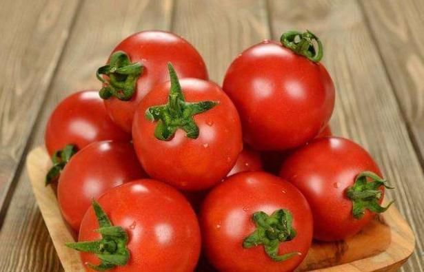  下饭|西红柿别再炒鸡蛋了，和它炒清热解暑还下饭，我家连汤也喝