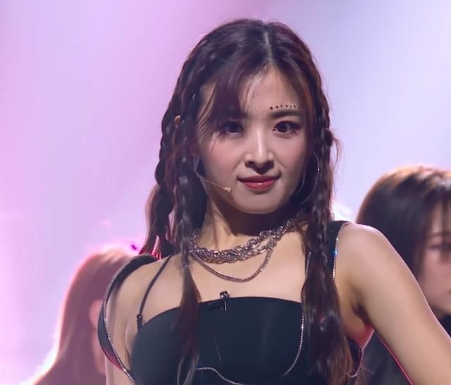  小组之间|浪姐三公个人battle舞台，张含韵第一成黑马，倒数第一却意难平