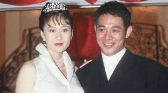  了替|被三个男人放弃的利智，她最终选择了替她出头的李连杰