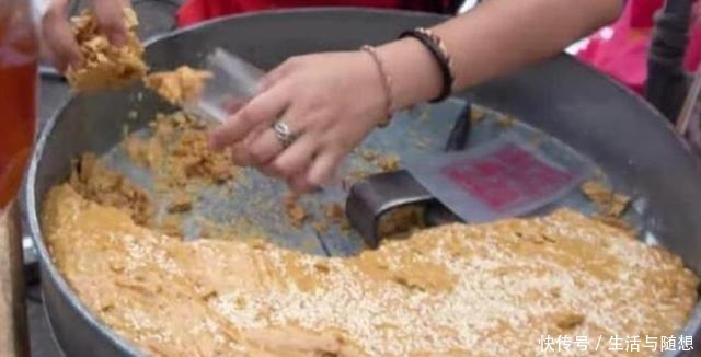 排队|“已消失”的小吃,大姐一天能卖一大盆,排队的客户占据半条街!
