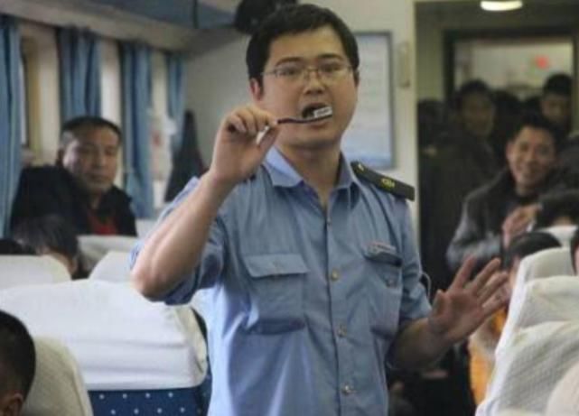 看完|火车上穿制服的“推销员”，他们都是什么人？看完才知道被骗了