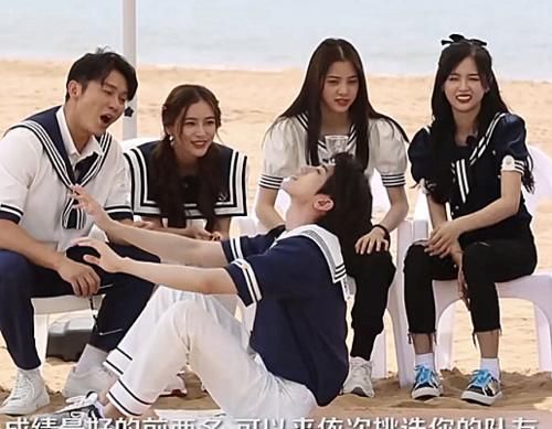  挑战|跑男挑战额头顶水杯，沙溢李晨淡定，看到欧阳娜娜：是鼻子的锅！