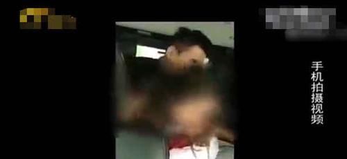 视频|婚礼上闹出大事，伴娘在车内被两名男子控制侵犯，视频记录全过程