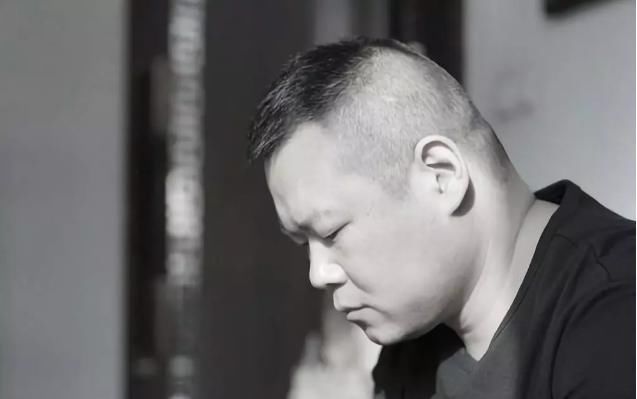  知名|知名导演质疑岳云鹏：没演技不幽默，又老又丑，他能走红纯属侥幸