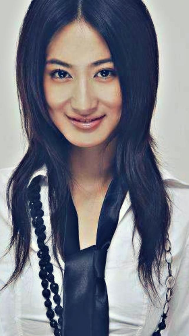 时尚|郭珍霓时尚写真照,尽显柔美气质