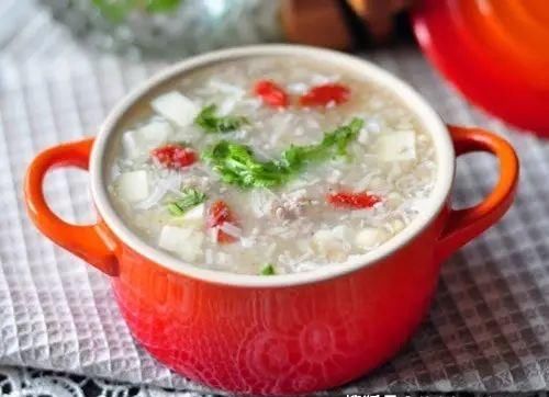  香浓|这是家庭主妇超爱做的快手汤，不用慢炖也好喝，味道香浓