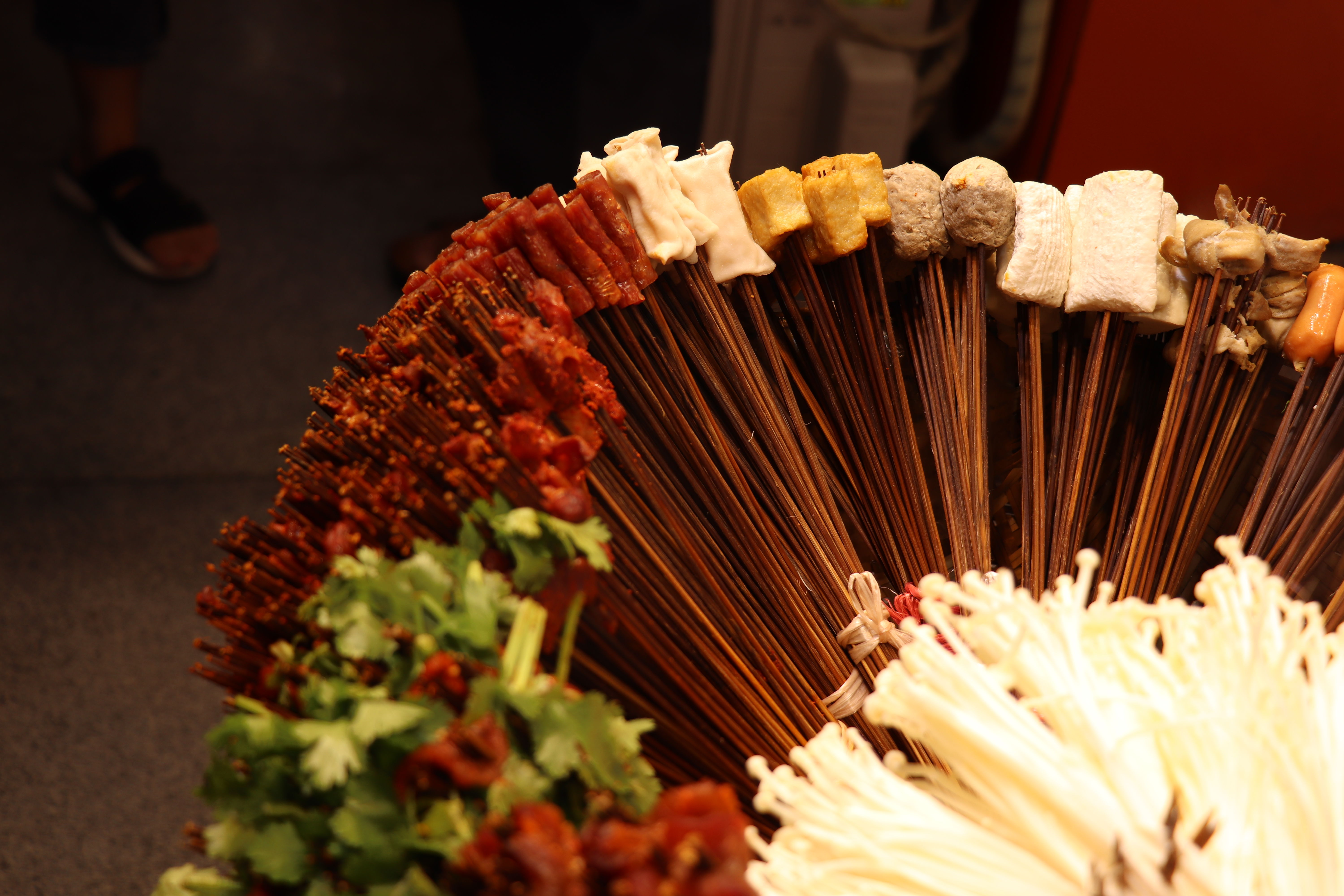 商场里|美食打卡攻略!每一个美食聚集地,都种满了成都人