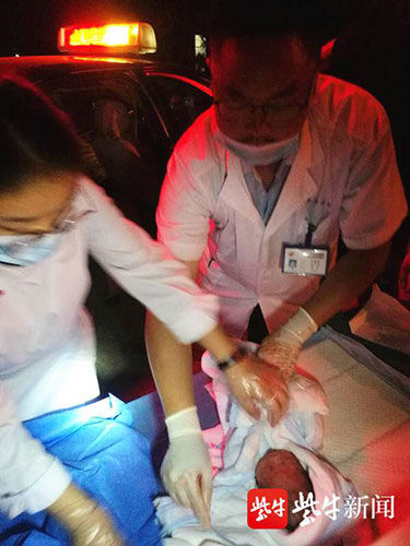  高效|孕妇快生了，120调度、医院和出租车高效互动，结局很圆满：娃生出租车上，母子平安