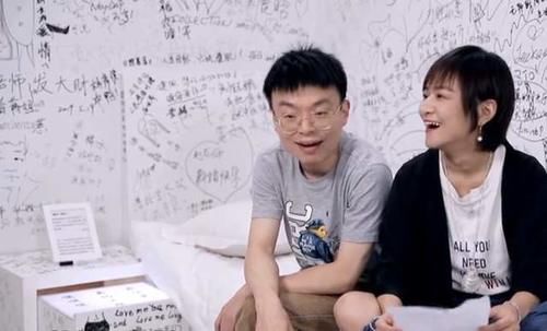  口秀大会|脱口秀模范夫妻思文和程璐官宣离婚：从夫妻做回兄弟