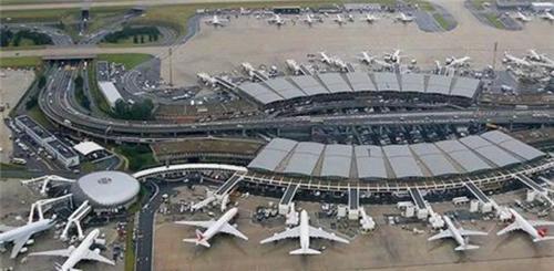 护照|因护照丢失,他被迫在机场流浪17年,本以为清贫,却意外成大富翁