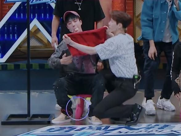  生理|王一博生理不适坚持录节目？却遇上意外，一旁张艺兴的反应才是亮点