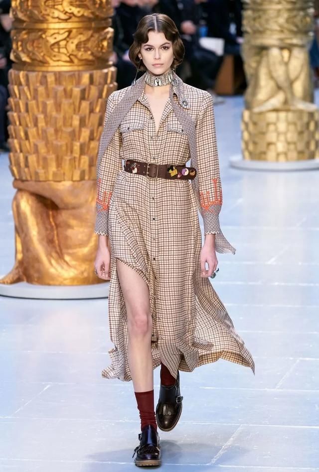 裙子|早秋最美的5条裙子，可以安排了