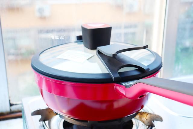  吃不完|吃不完的桃子别扔，教你一种新吃法，清凉解暑，大人小孩都爱吃