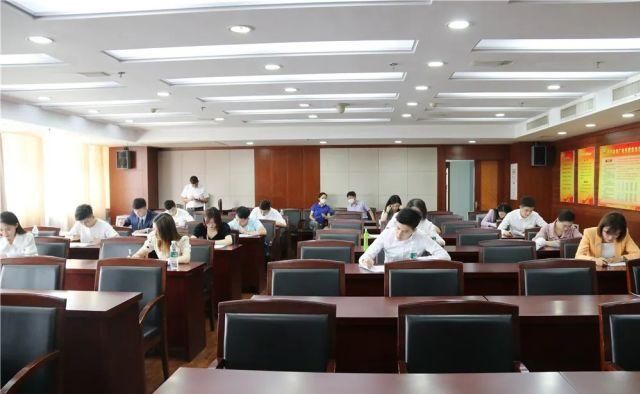  环节|25万年薪将花落谁家？来自大江南北的主播们大PK！