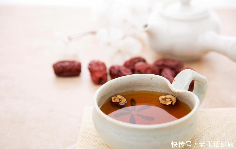 一年四季喝姜枣茶的好处有哪些(夏季每天坚持喝一杯姜枣茶，用不了多久，8个好处或不请自来)