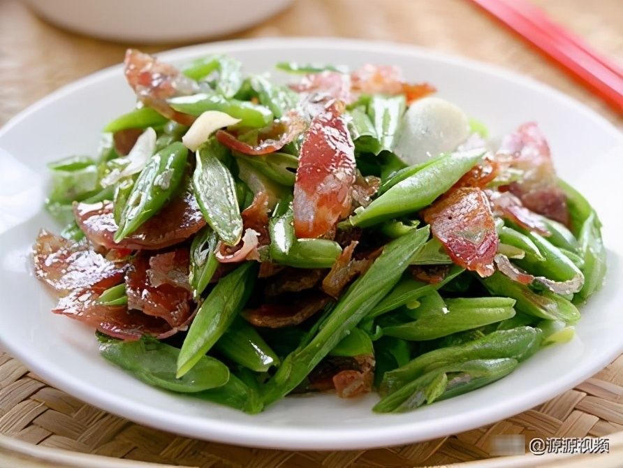 豆角|美食推荐：豆角炒腊肠、香辣红烧肉、照烧腐皮卷、竹笋炒肉的做法