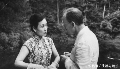 遭遇|民国官员辞官回乡，路上遭遇抢劫，劫匪打开行囊后，跪送他离开