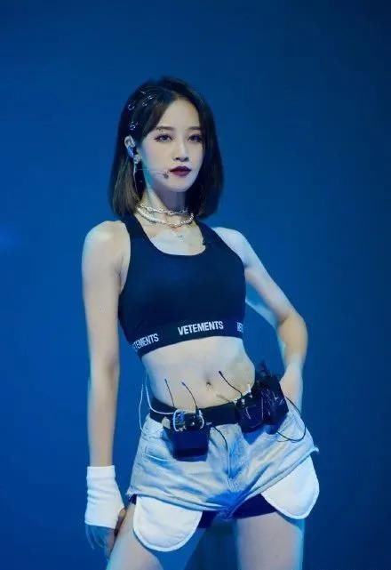  投奔|蓝盈莹野心大遭人嫌！投奔宁静，五人组里4位姐姐不爱搭理她