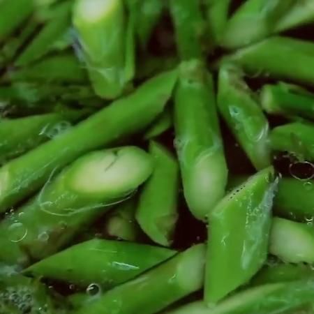 比肉|它是“蔬菜人参”,比肉还贵,补钙比骨头汤强,贵也要给孩子吃