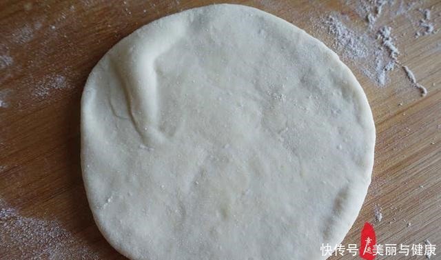 鸡蛋|三种不同的鸡蛋饼,制作方法各异,您更喜欢哪一种