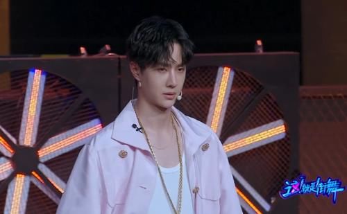  流泪|最近火了王一博的“流泪方式”，别人都是放声大哭，就他与众不同