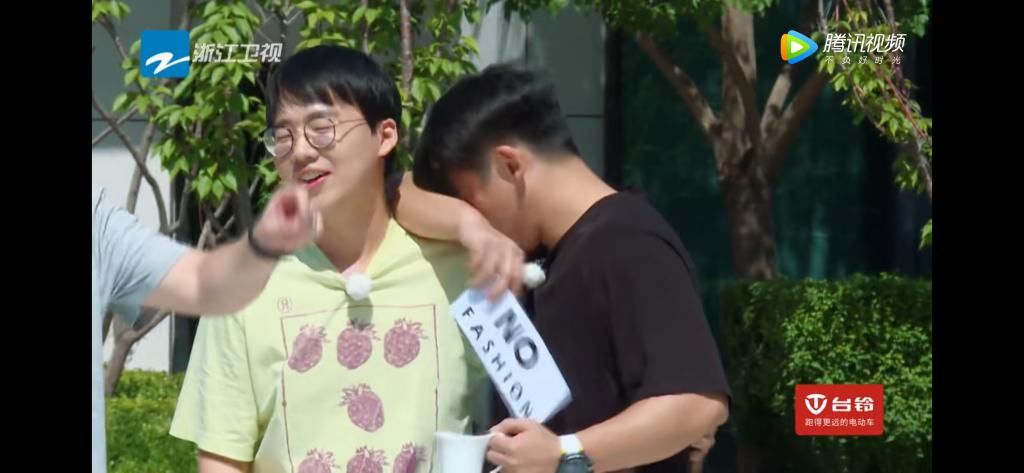 拒绝|她差点成为拒绝蔡徐坤的第一个女人