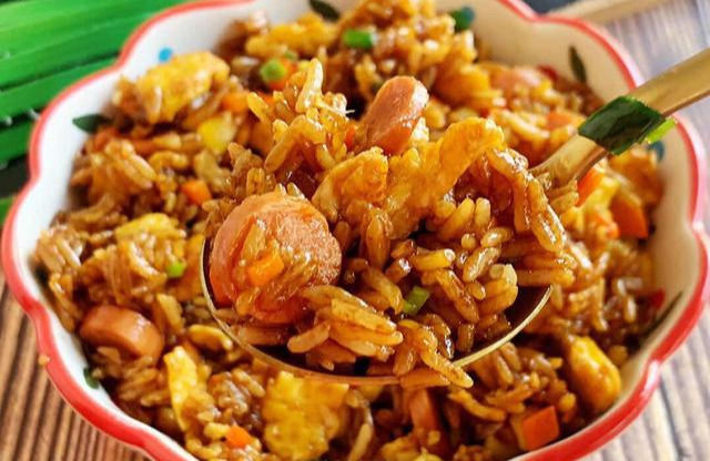 鸡蛋|不足两三道食材，如何做出人人称赞的美味炒饭？