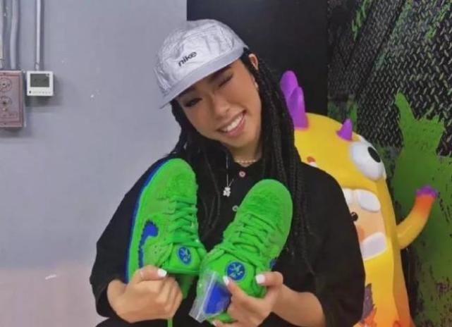  出奇|《这就是街舞》：王一博给队员送鞋，为留学员导师各出奇招