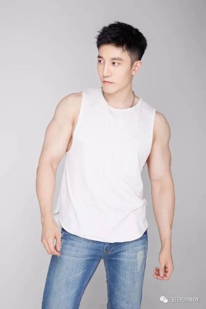  运动|33个肌肉帅哥争做“1”，你确定这不是专做给gay看的节目吗？